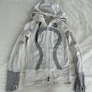 Lululemon zip up jacket size 2
